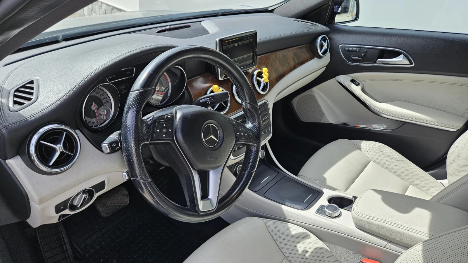Mercedes-Benz GLA 220 4 mat, kam, memori  - изображение 8