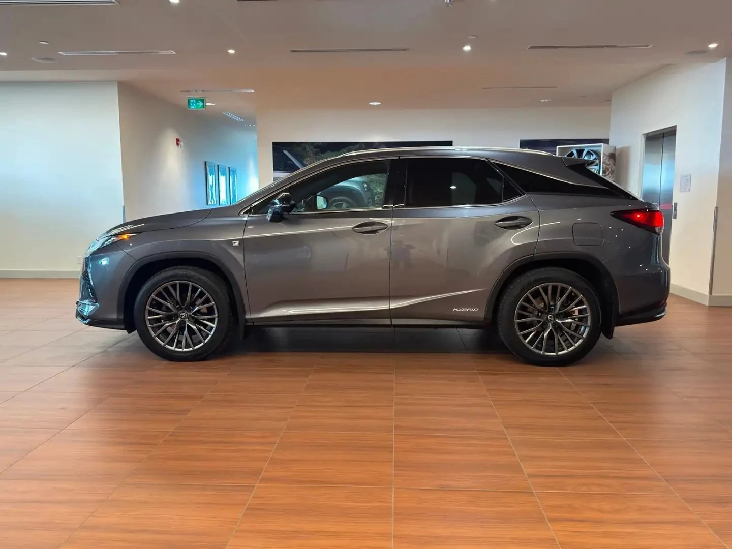 Lexus RX 450h F-SPORT 4x4* ХЕДЪП* 360* LANE* DISTRO* ОБДУХ , снимка 2 - Автомобили и джипове - 55537067