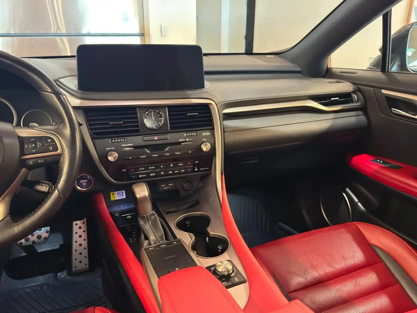 Lexus RX 450h F-SPORT 4x4* ХЕДЪП* 360* LANE* DISTRO* ОБДУХ , снимка 12 - Автомобили и джипове - 55537067