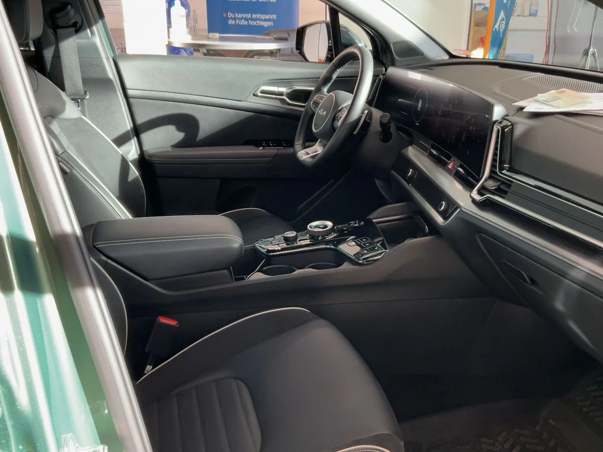 Kia Sportage 1.6 TGDI Mild-Hybrid GT-Line 4x4, снимка 6 - Автомобили и джипове - 55899847