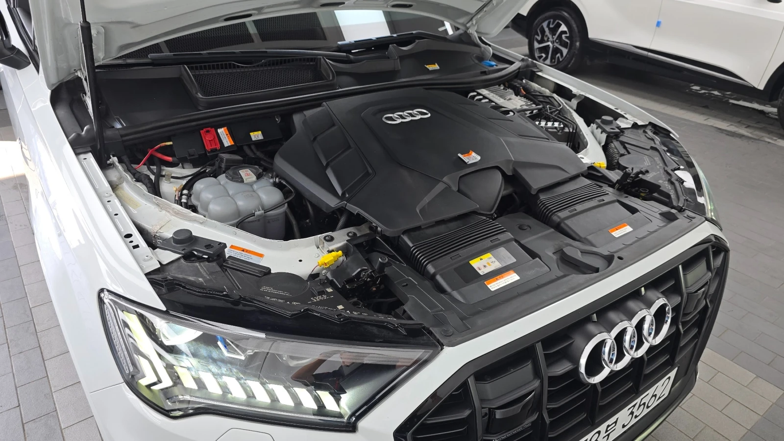 Audi Q7 Quattro Premium, снимка 4 - Автомобили и джипове - 56080818