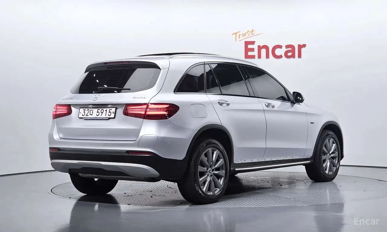 Mercedes-Benz GLC * GLC350e 4MATIC Premium * ЦЕНА ДО БГ, снимка 2 - Автомобили и джипове - 56297077