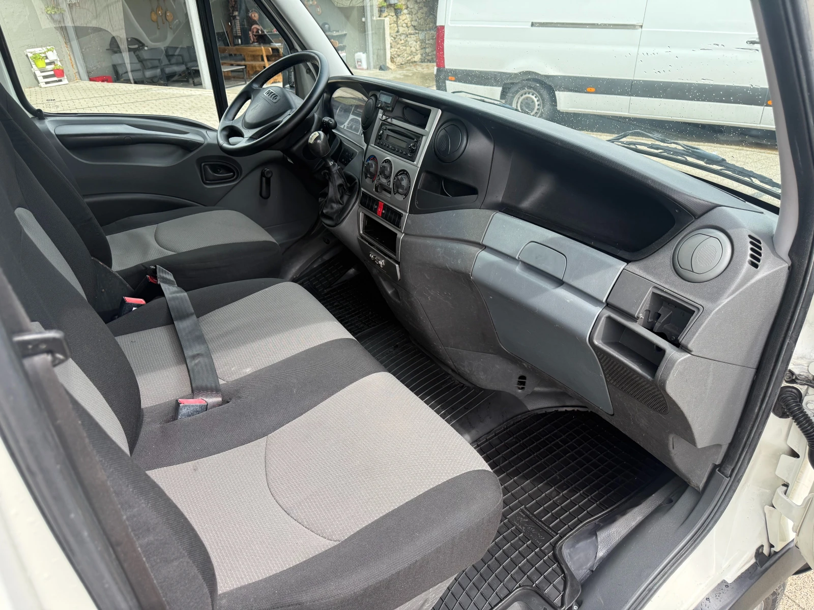 Iveco Daily 35C13 до 3.5т. 4.30м., снимка 11 - Бусове и автобуси - 54644108