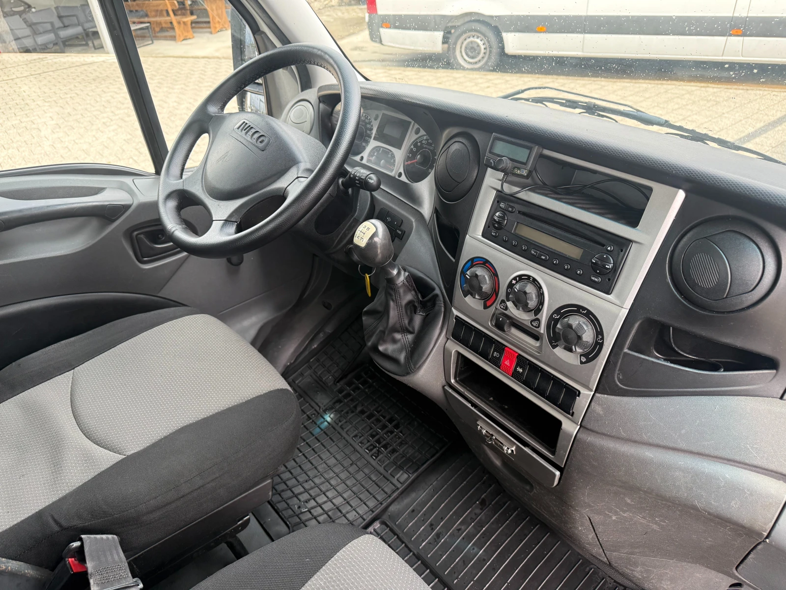 Iveco Daily 35C13 до 3.5т. 4.30м., снимка 12 - Бусове и автобуси - 54644108
