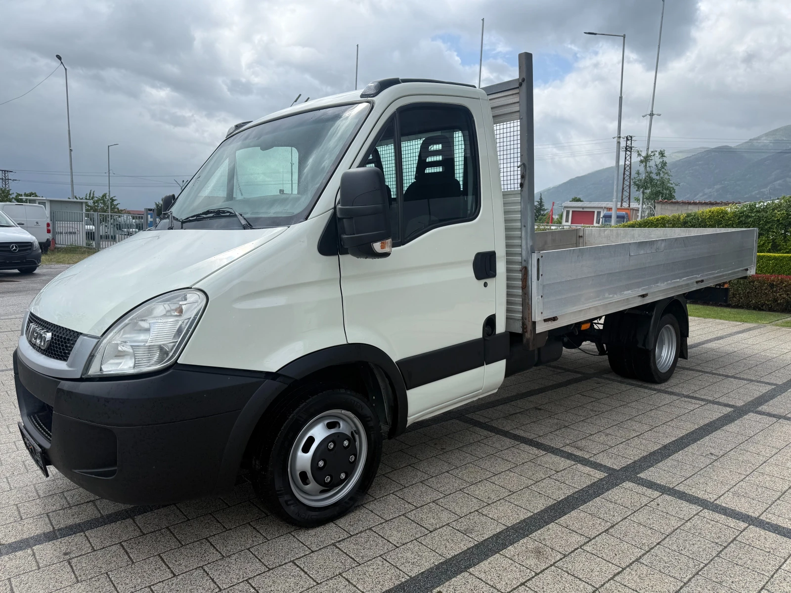 Iveco Daily 35C13 до 3.5т. 4.30м., снимка 3 - Бусове и автобуси - 54644108