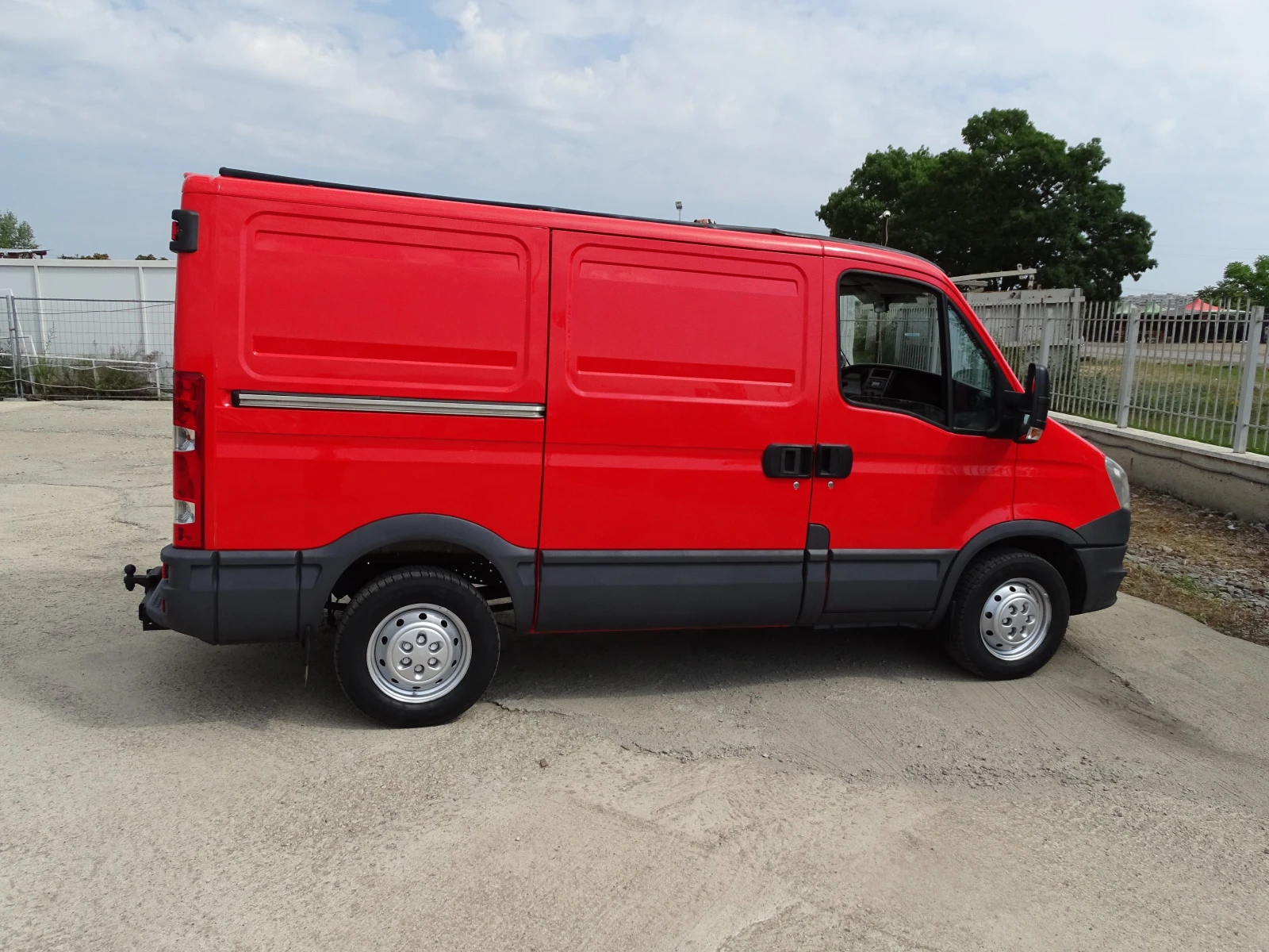 Iveco 35s17 3.0HPI  КАТ. * Б* КЛИМАТРОНИК* , снимка 7 - Бусове и автобуси - 55651274