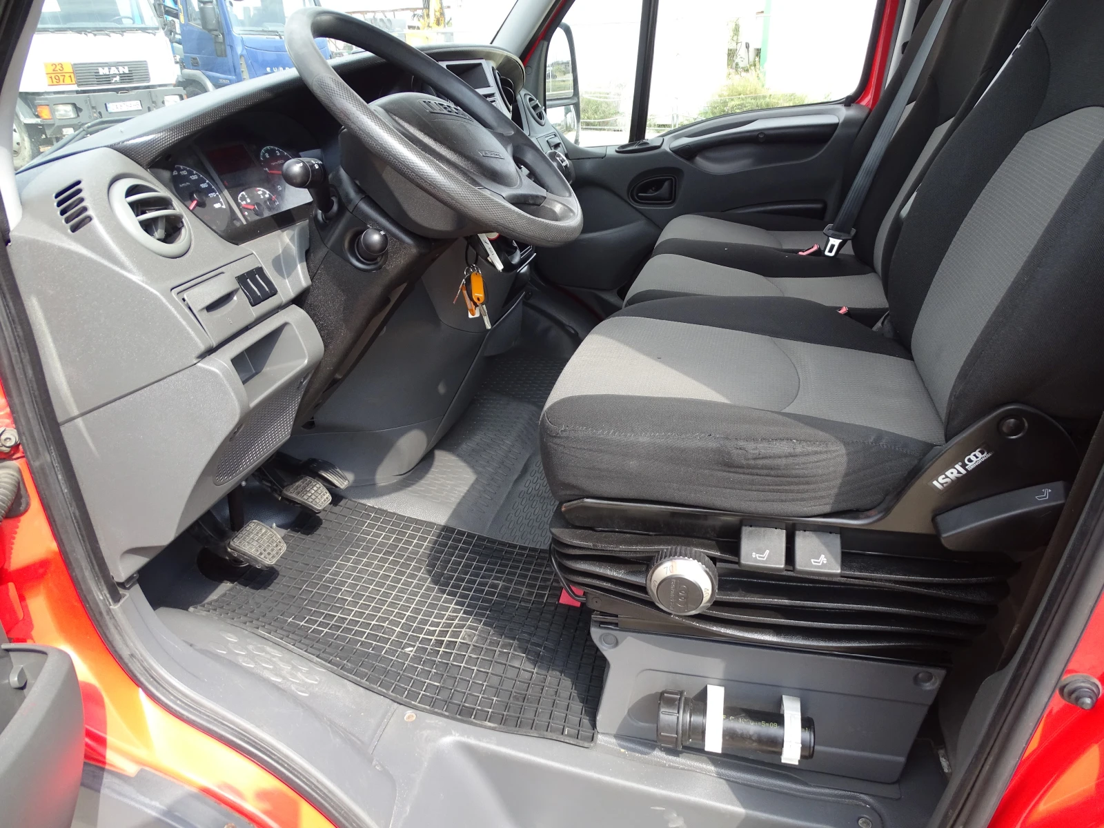 Iveco 35s17 3.0HPI  КАТ. * Б* КЛИМАТРОНИК* , снимка 12 - Бусове и автобуси - 55651274