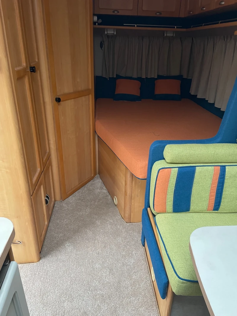 Кемпер Burstner, снимка 8 - Каравани и кемпери - 52597909