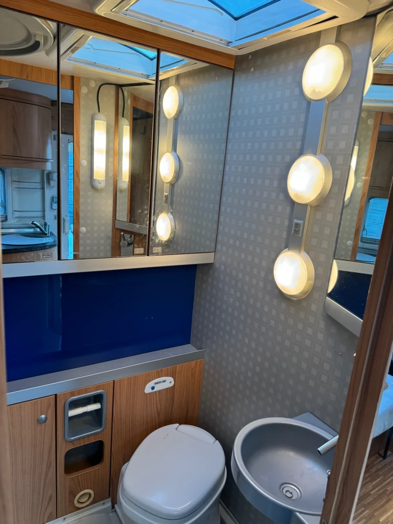 Кемпер Burstner AVIANO 675 АВТОМАТИК, снимка 12 - Каравани и кемпери - 52816527