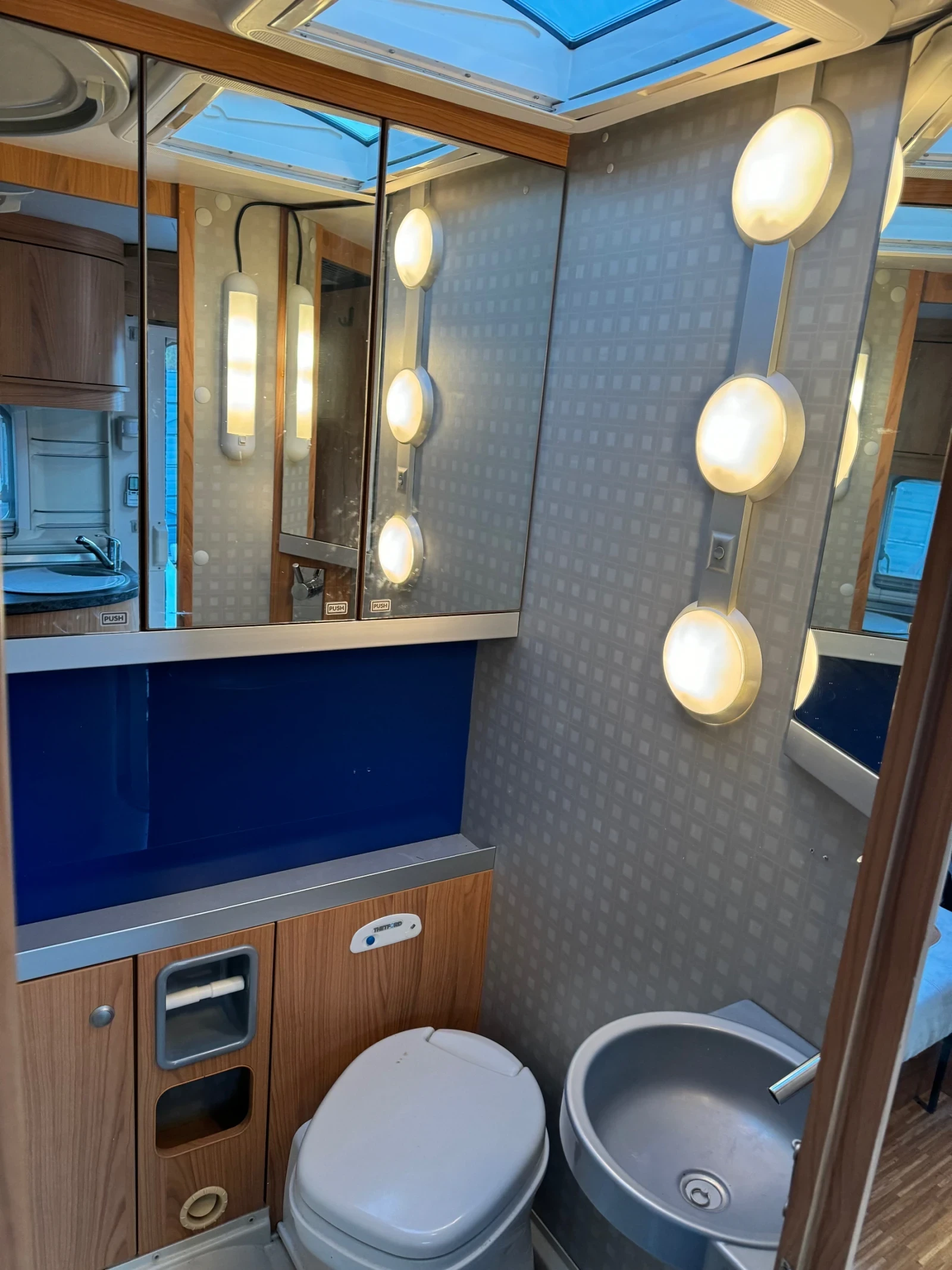 ������ Burstner AVIANO 675 ��������� | Mobile.bg � ����������� 12