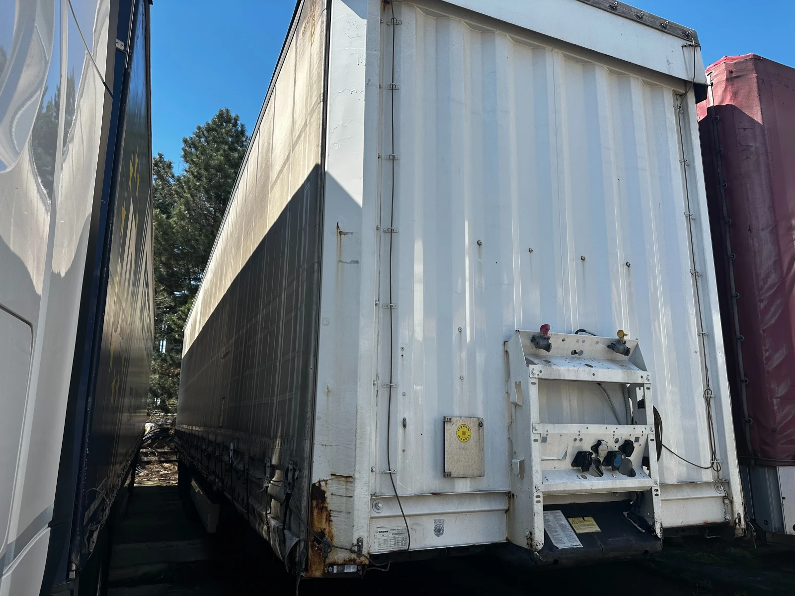 Полуремарке Krone SD