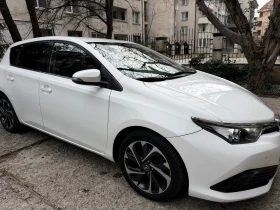 Toyota Auris, снимка 1