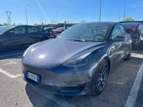 ������ Tesla Model 3