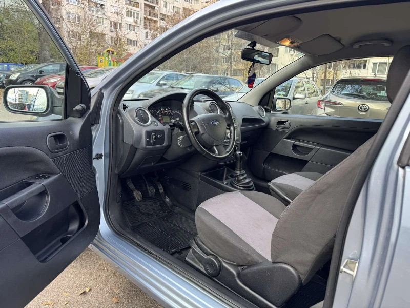 Ford Fiesta, снимка 1 - Автомобили и джипове - 48111358