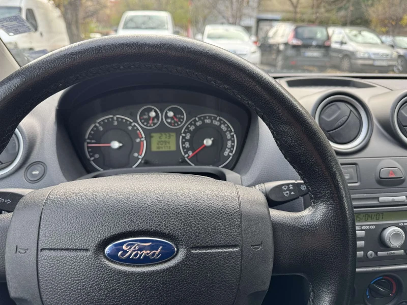 Ford Fiesta, снимка 7 - Автомобили и джипове - 48111358