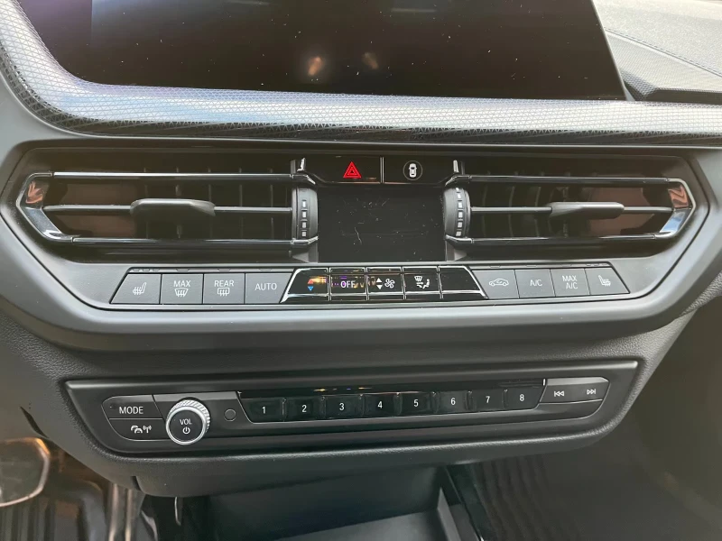 BMW 120 d/M-SPORT/190HP/DIGITAL/SHADOW-L./AMBI/KLESS/745f, снимка 13 - Автомобили и джипове - 51722378