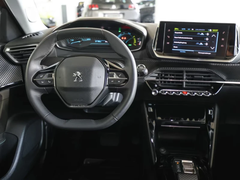 Peugeot 2008 ALLURE/136HP/CAM/LED/NAVI/L.ASSIST/DIGI/636g, снимка 5 - Автомобили и джипове - 52564005