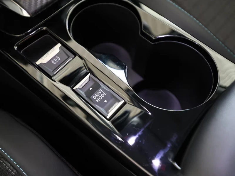 Peugeot 2008 ALLURE/136HP/CAM/LED/NAVI/L.ASSIST/DIGI/636g, снимка 10 - Автомобили и джипове - 52564005