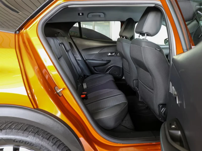 Peugeot 2008 ALLURE/136HP/CAM/LED/NAVI/L.ASSIST/DIGI/636g, снимка 14 - Автомобили и джипове - 52564005