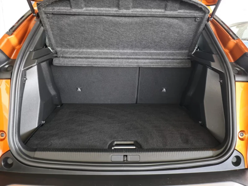 Peugeot 2008 ALLURE/136HP/CAM/LED/NAVI/L.ASSIST/DIGI/636g, снимка 16 - Автомобили и джипове - 52564005