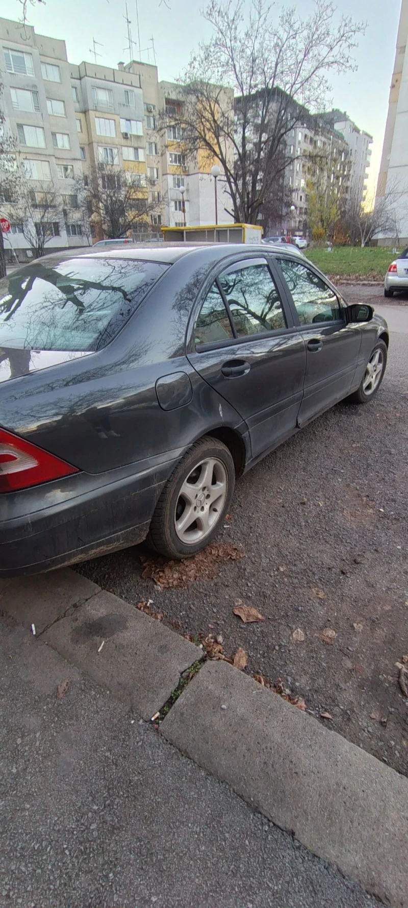 Mercedes-Benz C 200, снимка 2 - Автомобили и джипове - 52738884