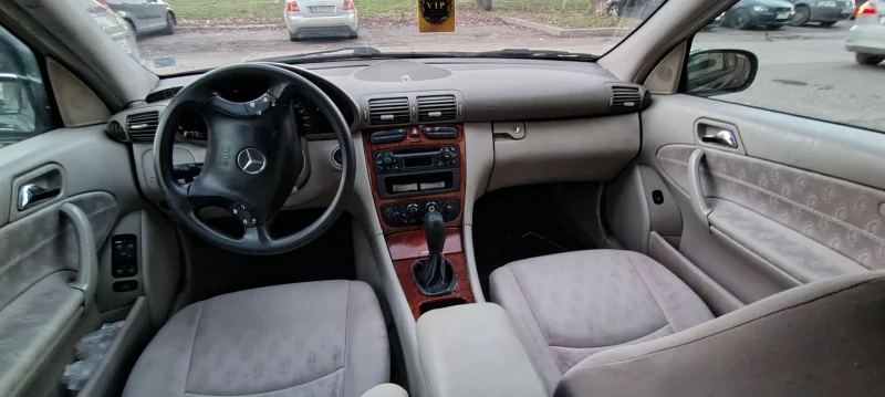 Mercedes-Benz C 200, снимка 6 - Автомобили и джипове - 52738884