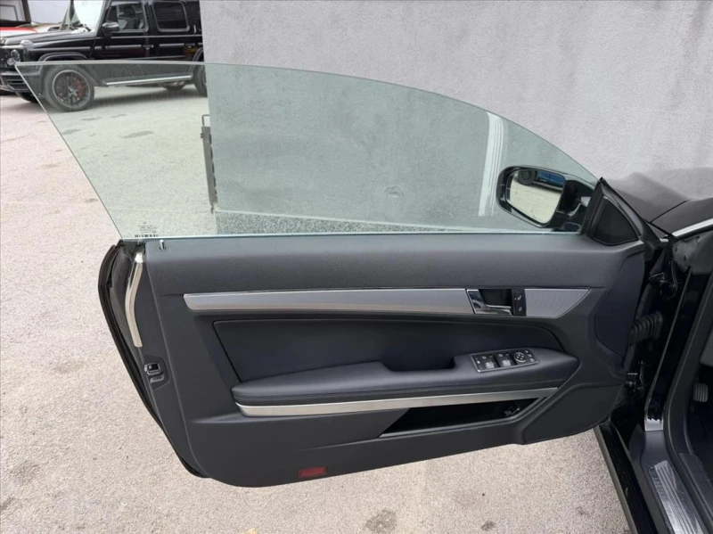 Mercedes-Benz E 350 CDI COUPE, снимка 8 - Автомобили и джипове - 53110849