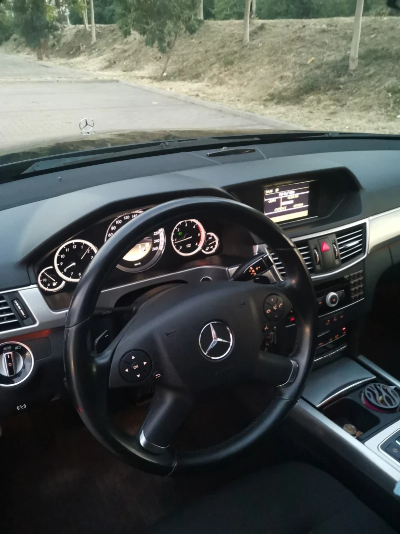 Mercedes-Benz E 250, снимка 6 - Автомобили и джипове - 54973865