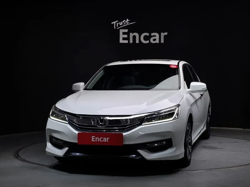 Honda Accord 2.4 9Th Generation, снимка 5 - Автомобили и джипове - 55841654