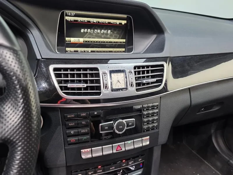Mercedes-Benz E 300 4Matic Avantgarde - САМО 30% АВАНС, снимка 14 - Автомобили и джипове - 56002493