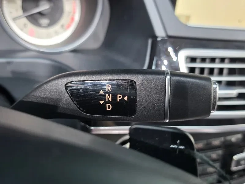 Mercedes-Benz E 300 4Matic Avantgarde - САМО 30% АВАНС, снимка 9 - Автомобили и джипове - 56002493