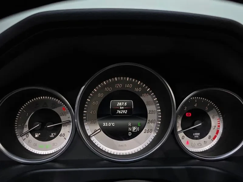 Mercedes-Benz E 300 4Matic Avantgarde - САМО 30% АВАНС, снимка 8 - Автомобили и джипове - 56002493