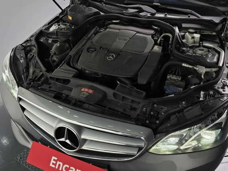 Mercedes-Benz E 300 4Matic Avantgarde - САМО 30% АВАНС, снимка 6 - Автомобили и джипове - 56002493