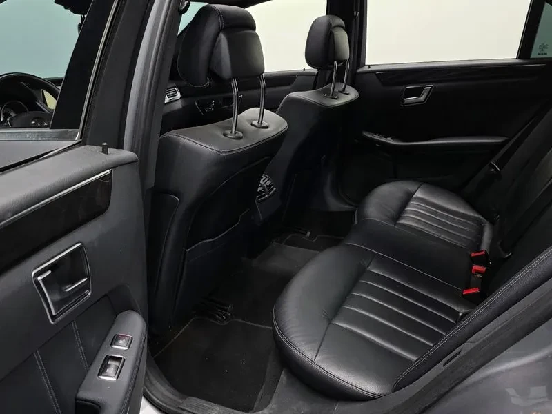 Mercedes-Benz E 300 4Matic Avantgarde - САМО 30% АВАНС, снимка 12 - Автомобили и джипове - 56002493