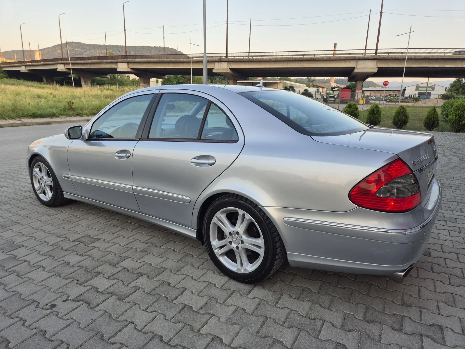 Mercedes-Benz E 320 EVO - изображение 3
