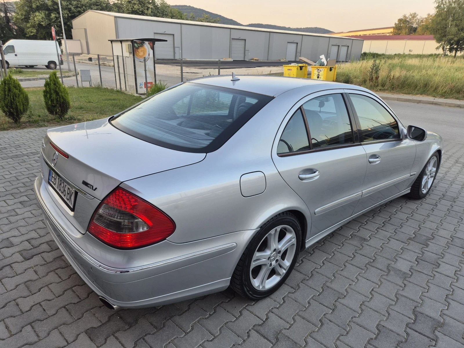 Mercedes-Benz E 320 EVO - изображение 6