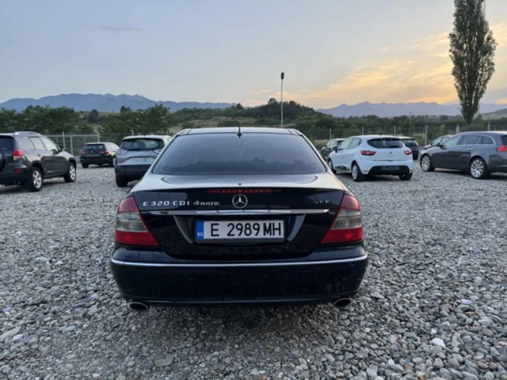 Mercedes-Benz E 320  - изображение 4