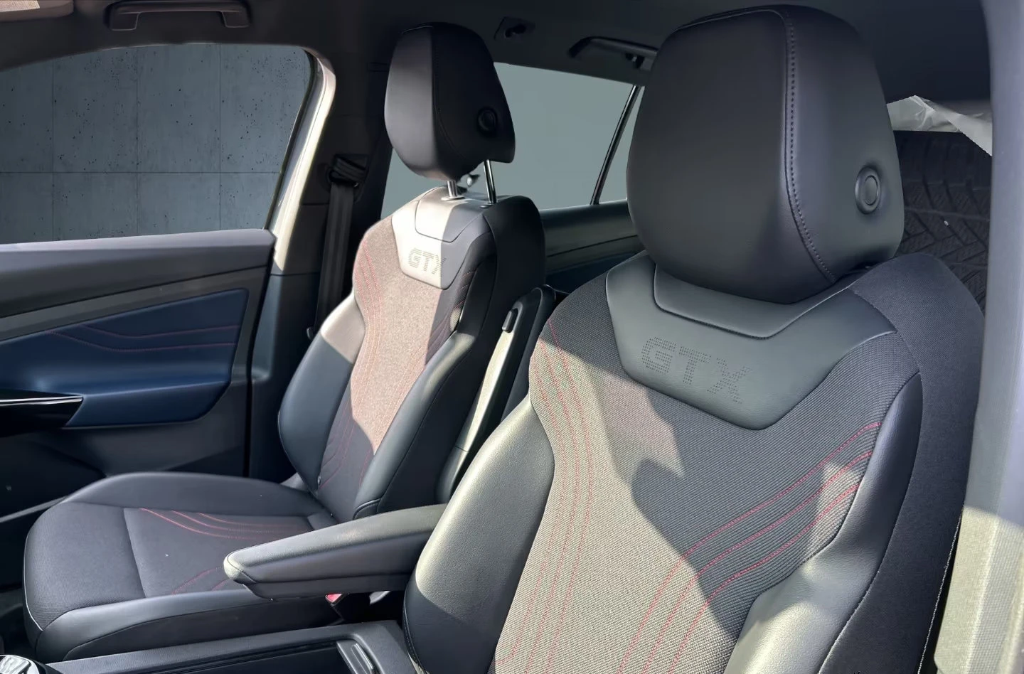 VW ID.4 GTX/299HP/HUD/AHK/NAVI/LED/KLESS/DIGI/CPLAY/376g - изображение 7