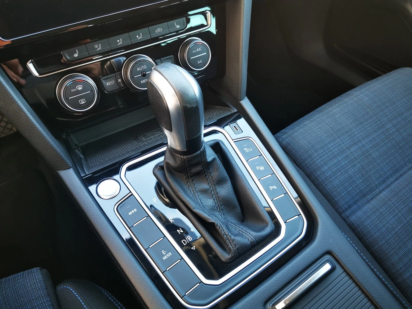 VW Passat VW Passat Var GTE Plug-In-Hybrid 1.4 TSI - изображение 10