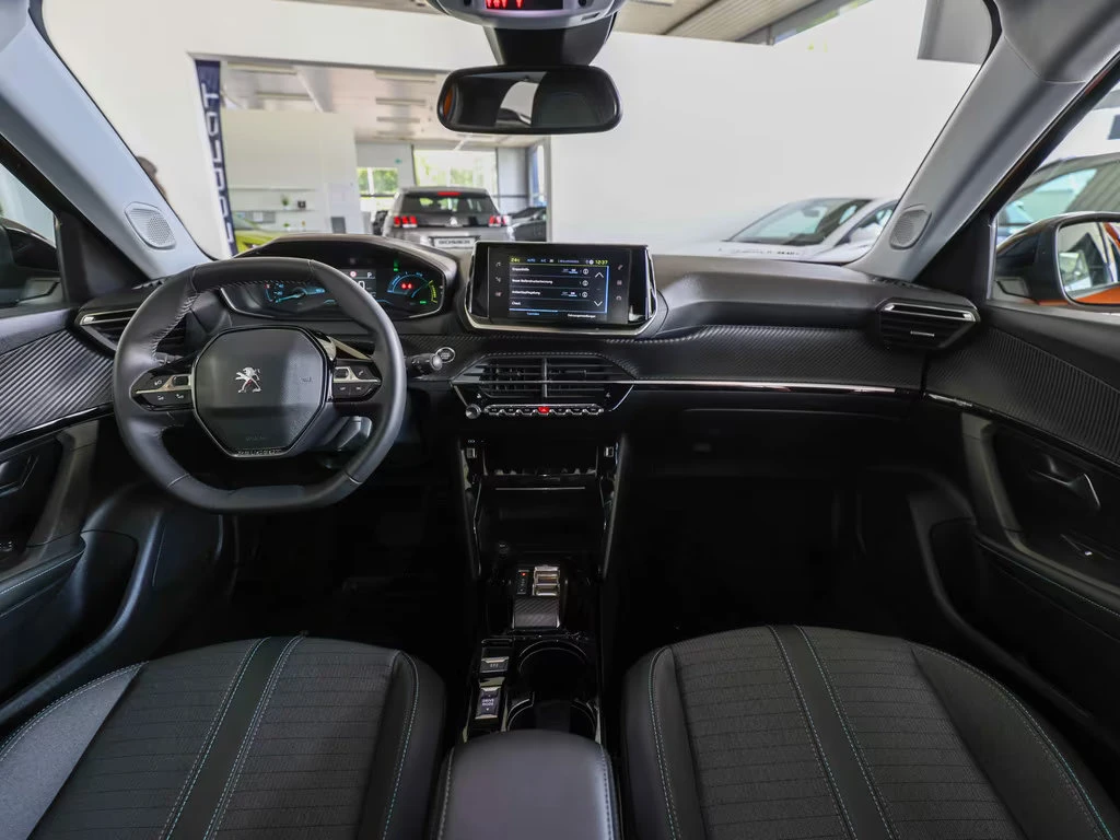 Peugeot 2008 ALLURE/136HP/CAM/LED/NAVI/L.ASSIST/DIGI/636g - изображение 4