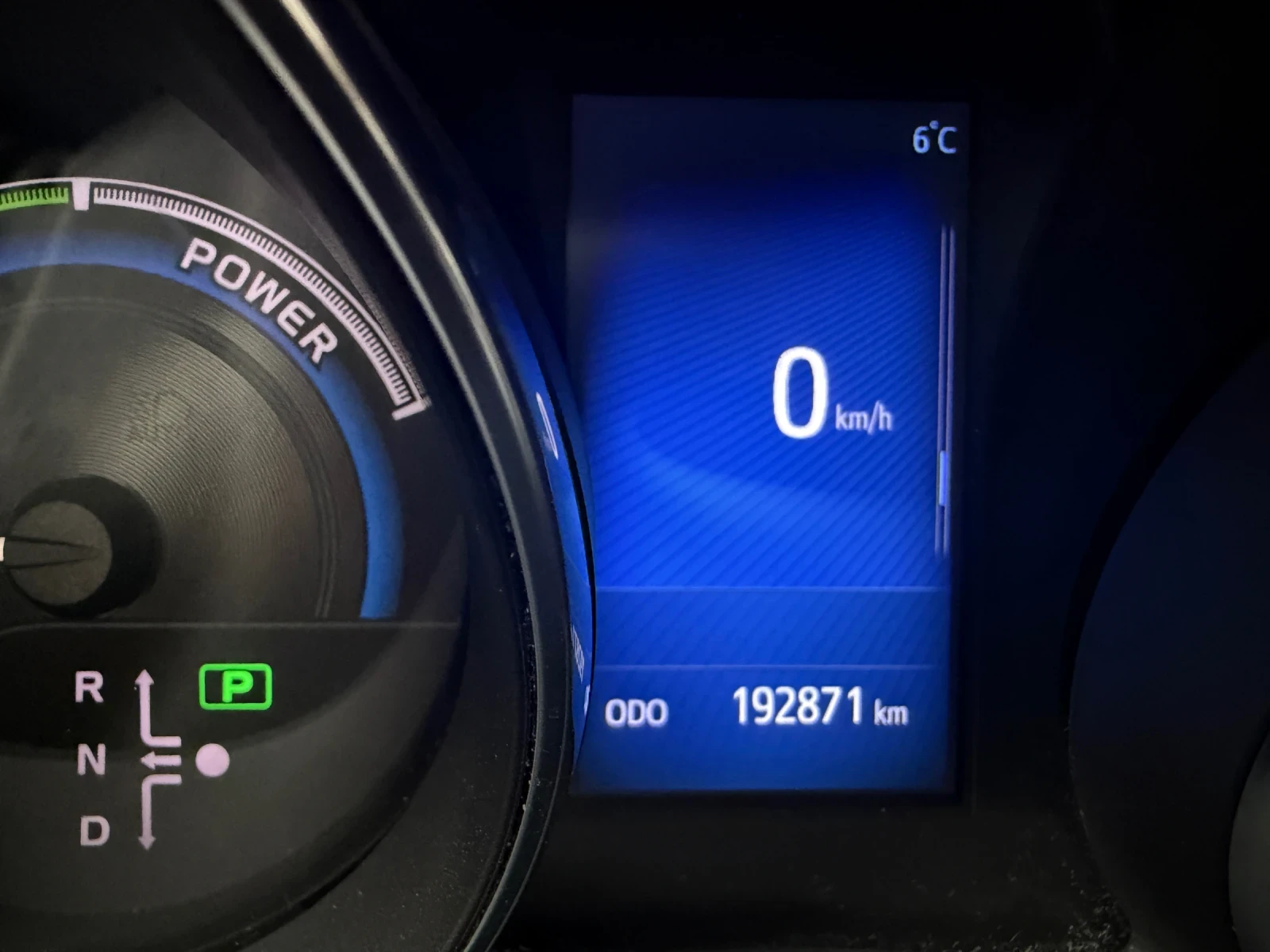 Toyota Auris, снимка 12 - Автомобили и джипове - 53927075