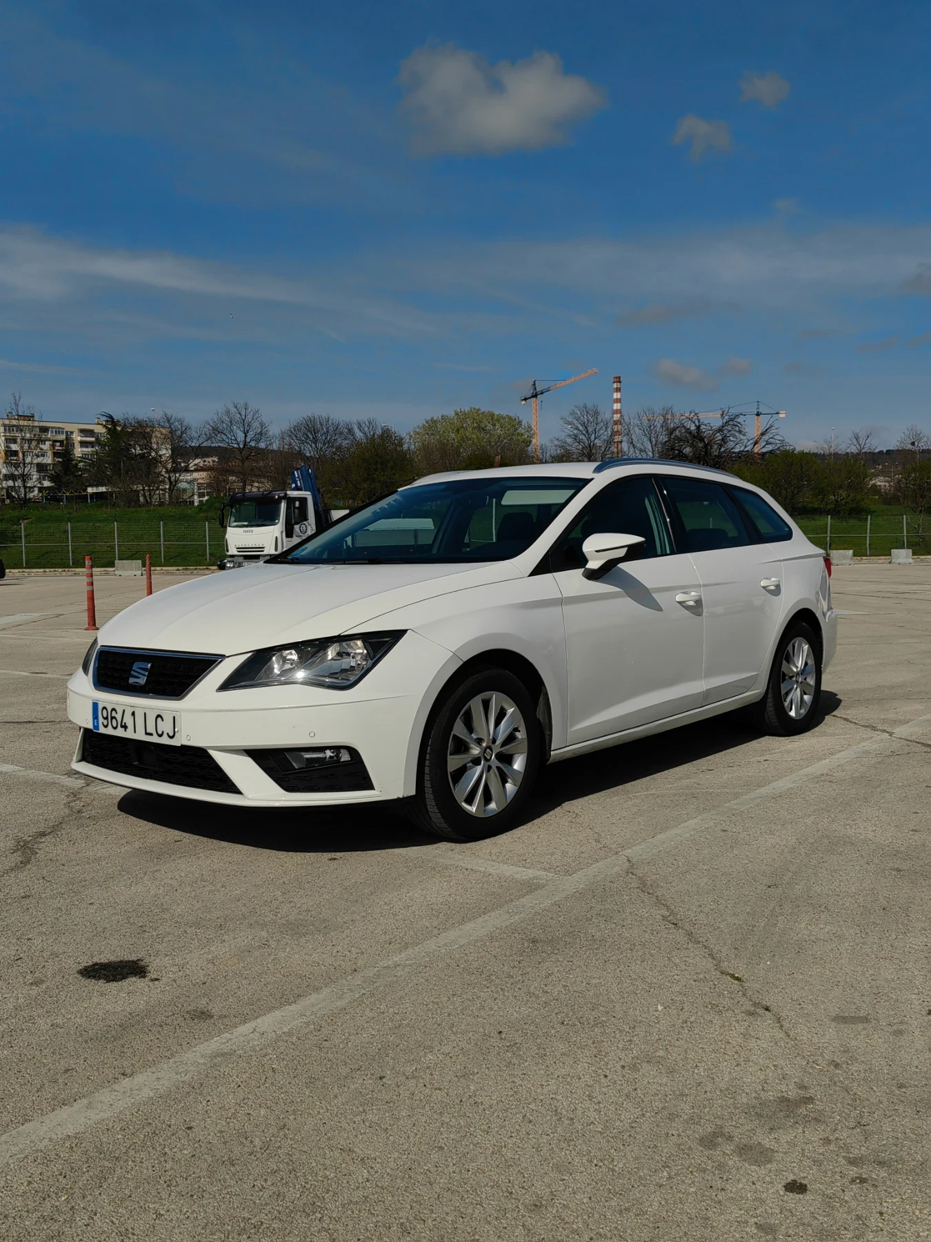 Seat Leon, снимка 4 - Автомобили и джипове - 54229638