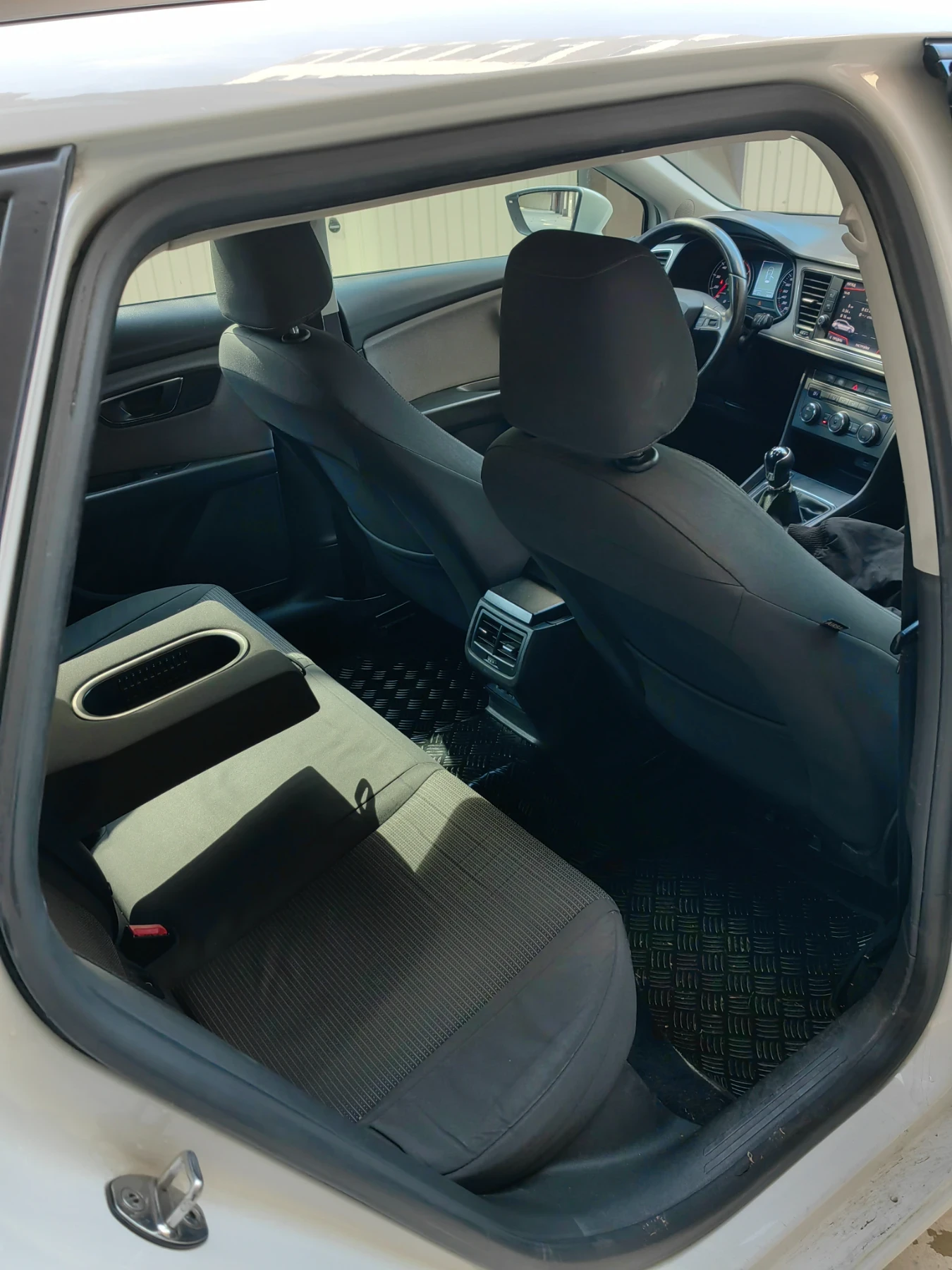 Seat Leon, снимка 11 - Автомобили и джипове - 54229638