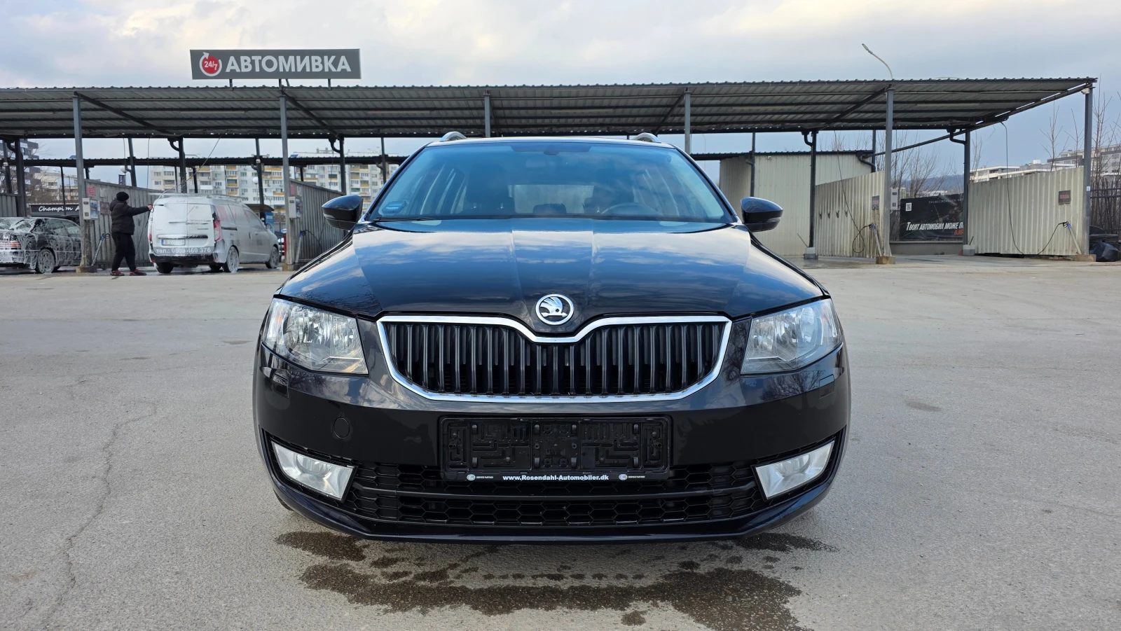 Skoda Octavia KATO ЧИСТО НОВ, снимка 2 - Автомобили и джипове - 54272178