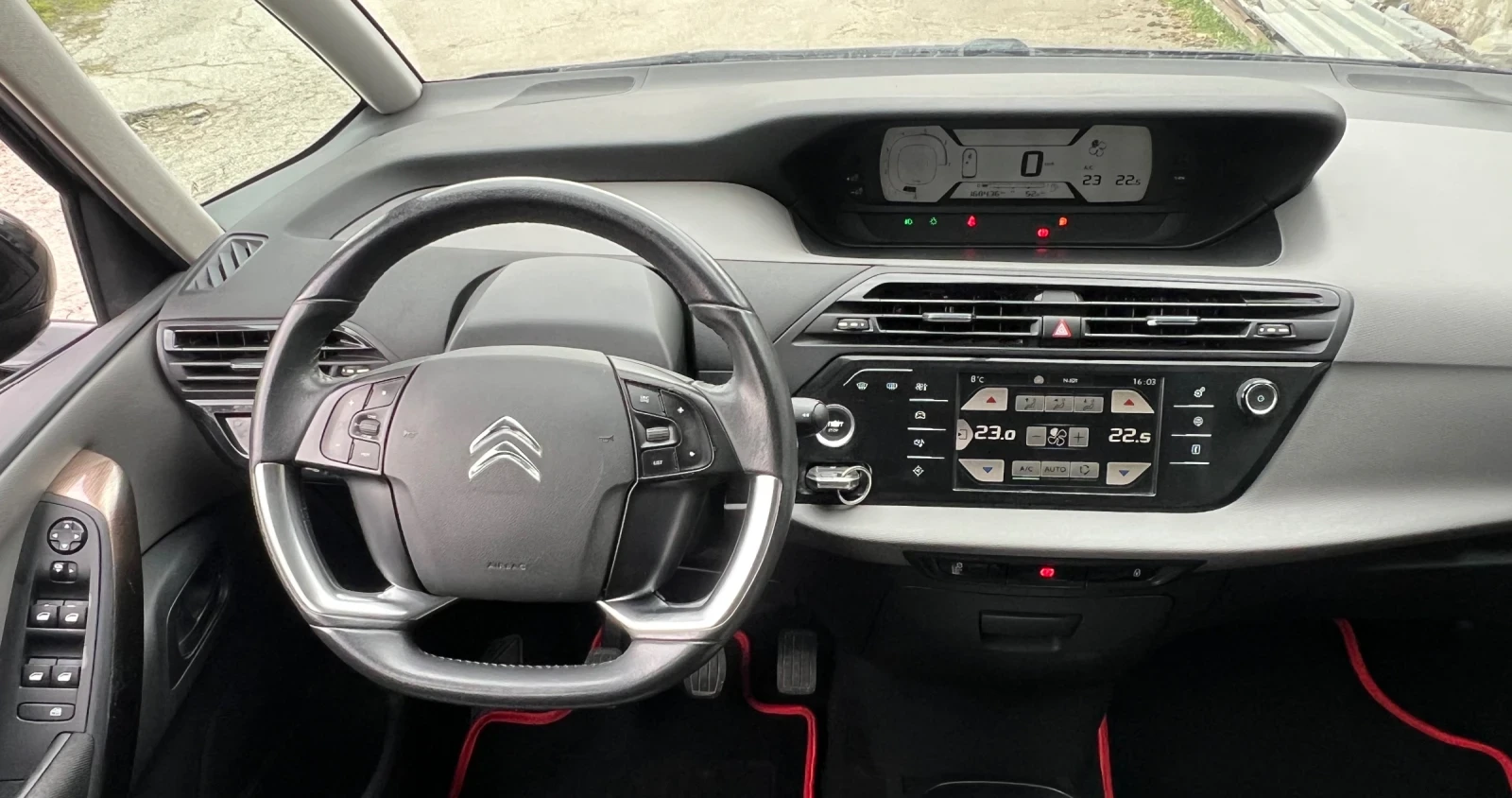 Citroen Grand C4 Picasso 1.6 HDI 6+ 1NAVI, снимка 15 - Автомобили и джипове - 54570131
