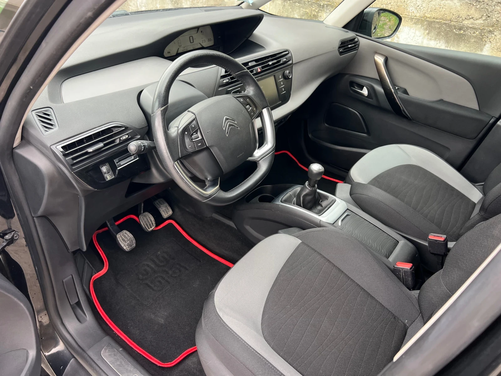 Citroen Grand C4 Picasso 1.6 HDI 6+ 1NAVI, снимка 9 - Автомобили и джипове - 54570131