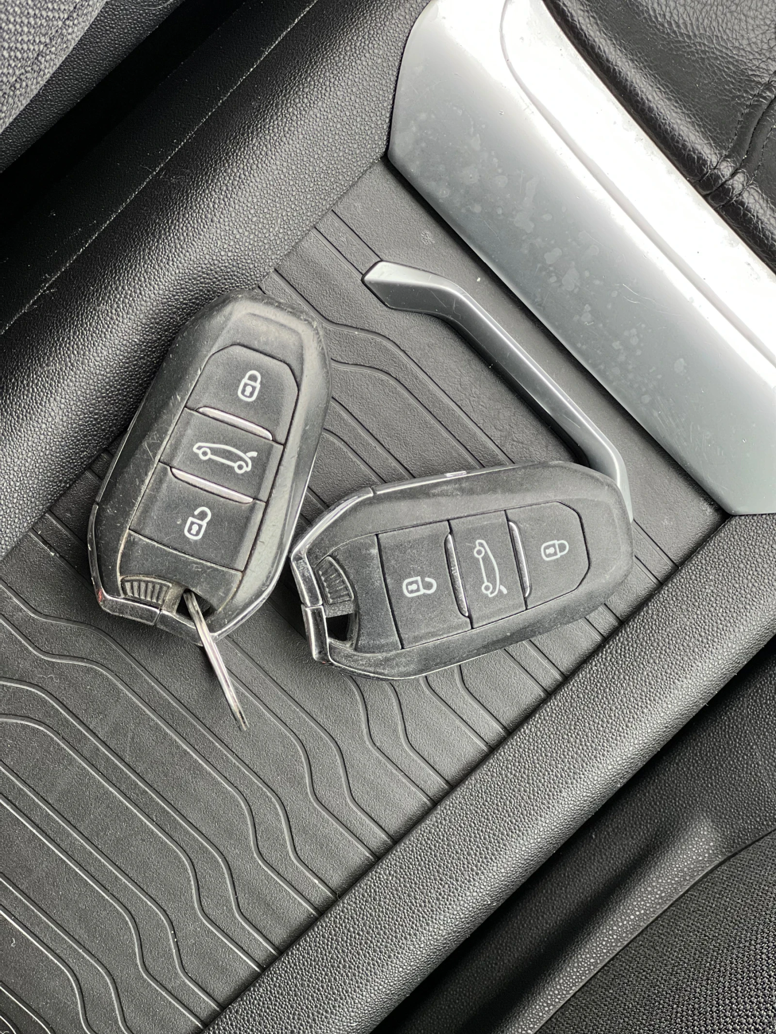 Citroen Grand C4 Picasso 1.6 HDI 6+ 1NAVI, снимка 17 - Автомобили и джипове - 54570131