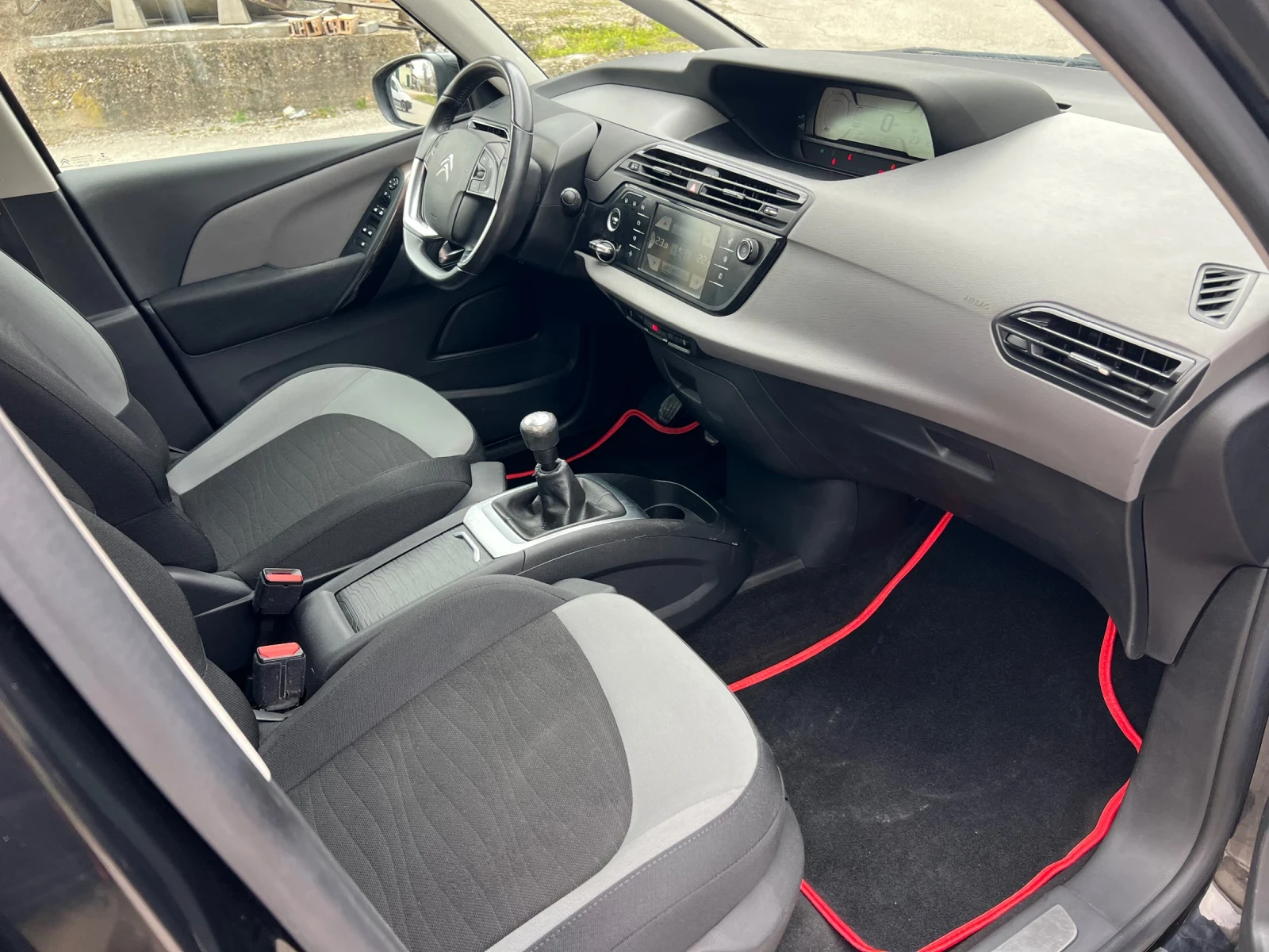 Citroen Grand C4 Picasso 1.6 HDI 6+ 1NAVI, снимка 11 - Автомобили и джипове - 54570131