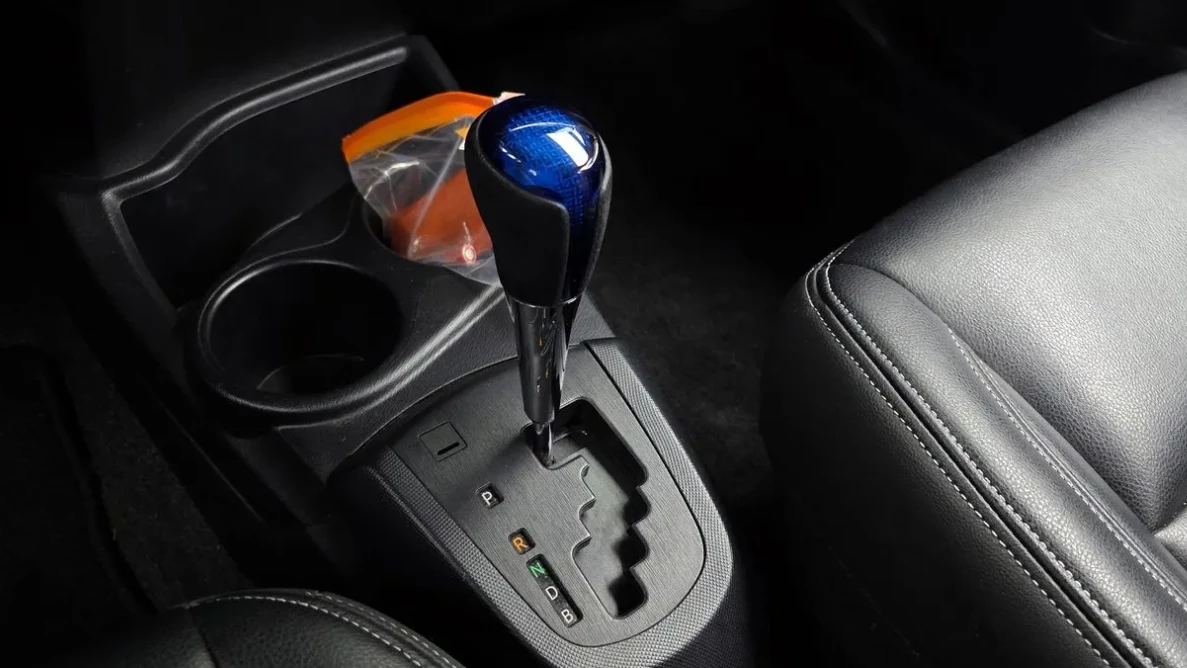 Toyota Prius C 1.5 Хибрид, снимка 9 - Автомобили и джипове - 55031186