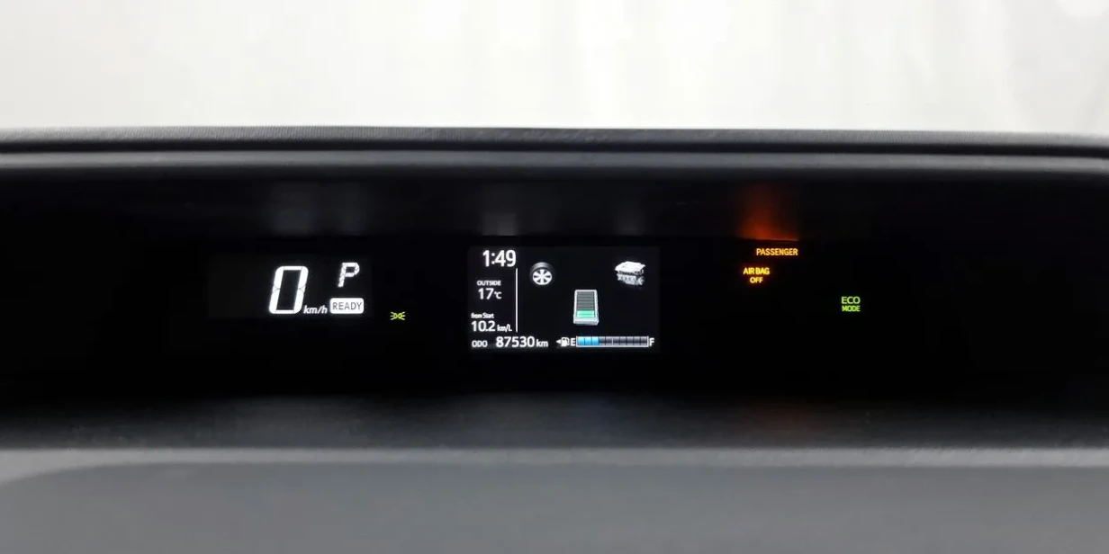 Toyota Prius C 1.5 Хибрид, снимка 5 - Автомобили и джипове - 55031186
